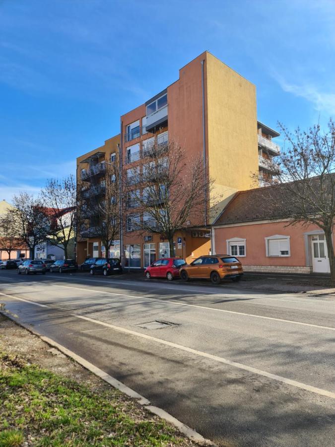 Apartman *Joy* Osijek Exterior photo